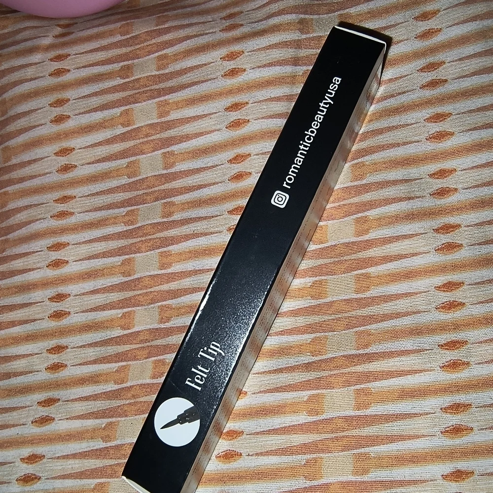 Black Felt Tip Eyeliner